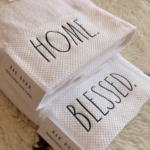 Rae Dunn Bath Towels- Set of 2